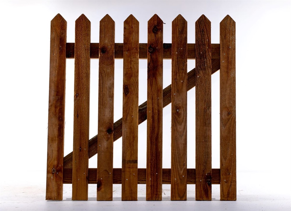 900 x 900 Brown Picket Gate Pointed Top