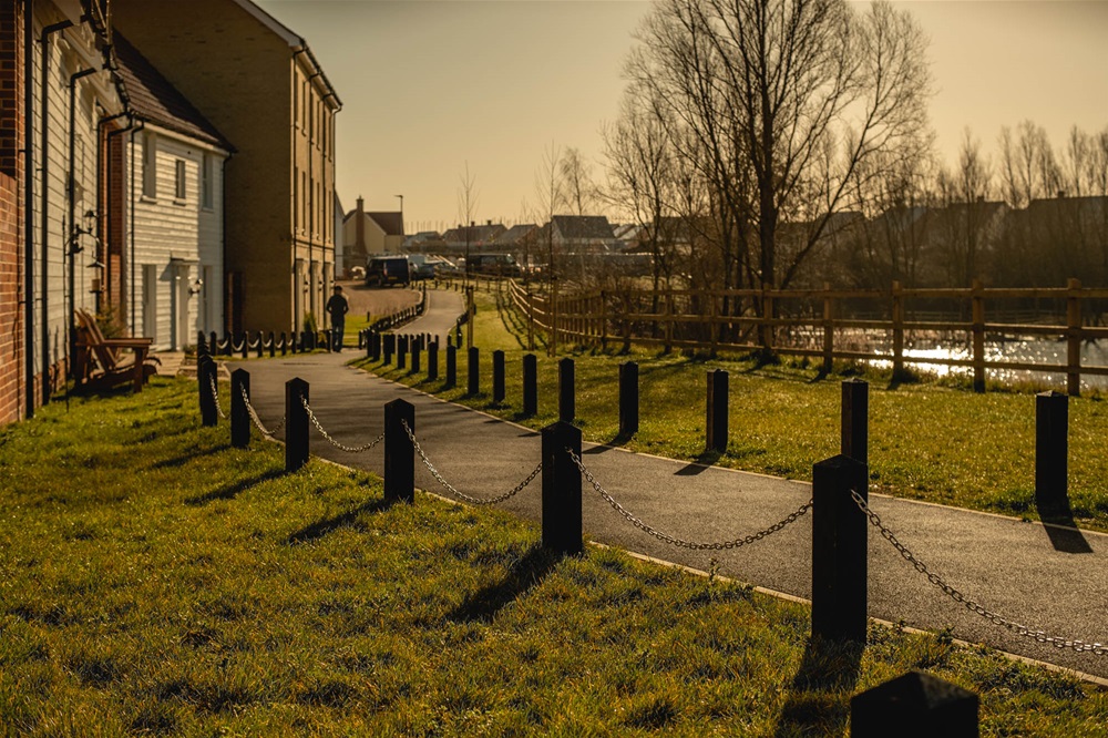 900 x 100 x 100 Stone Head Post & Chain Post 